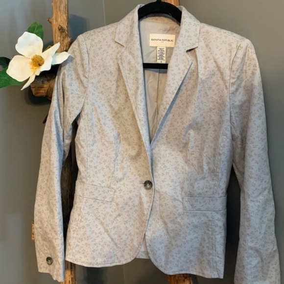 Banana Republic Jackets & Blazers - Banana Republic Size 8 Women’s Casual Spring Floral Blazer